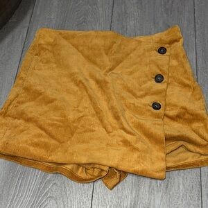NWT Love Tree Golden Corduroy Skort with Button Accents size Large